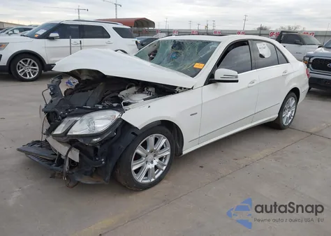 2012 Mercedes-Benz E 350 z USA, uszkodzony, nr VIN WDDHF5KB0CA610191